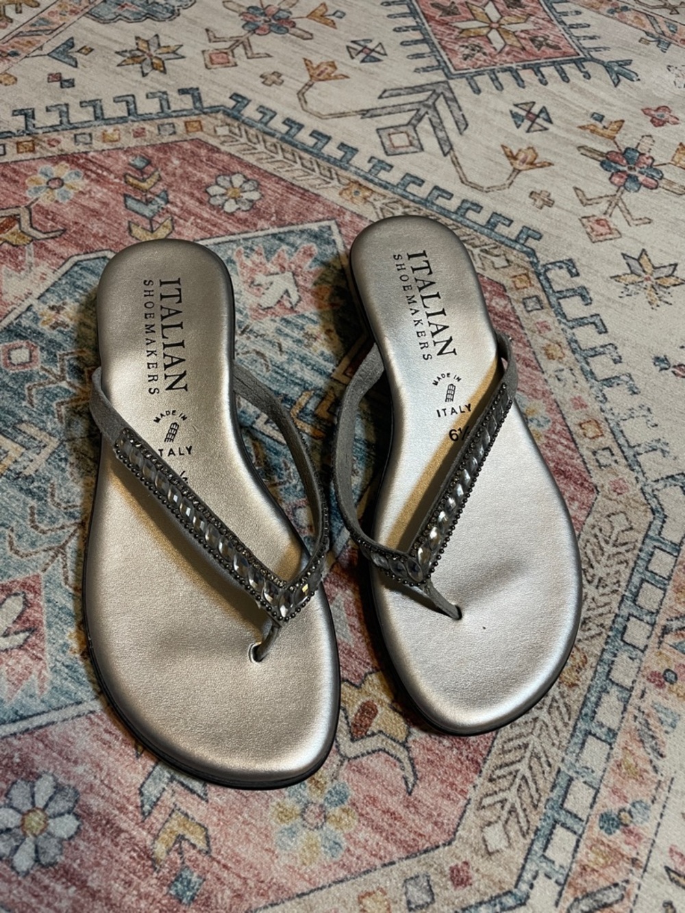 Italian Shoemakers Women’s Silver Metallic Bejeweled Thong Sandals Size 6.5
